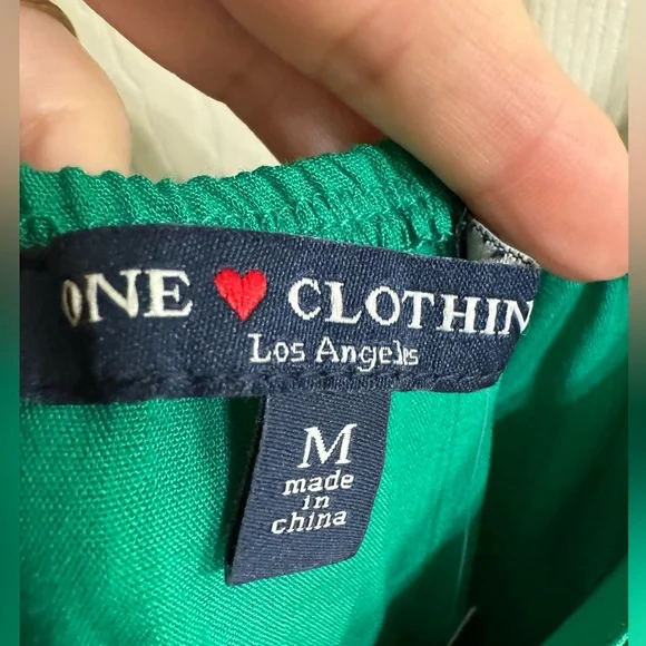 NWT, green romper, size M - Picture 4 of 6